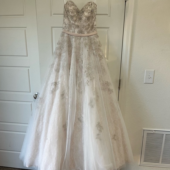 Size 6 Ivory Stella York Wedding Dress - Picture 4 of 14